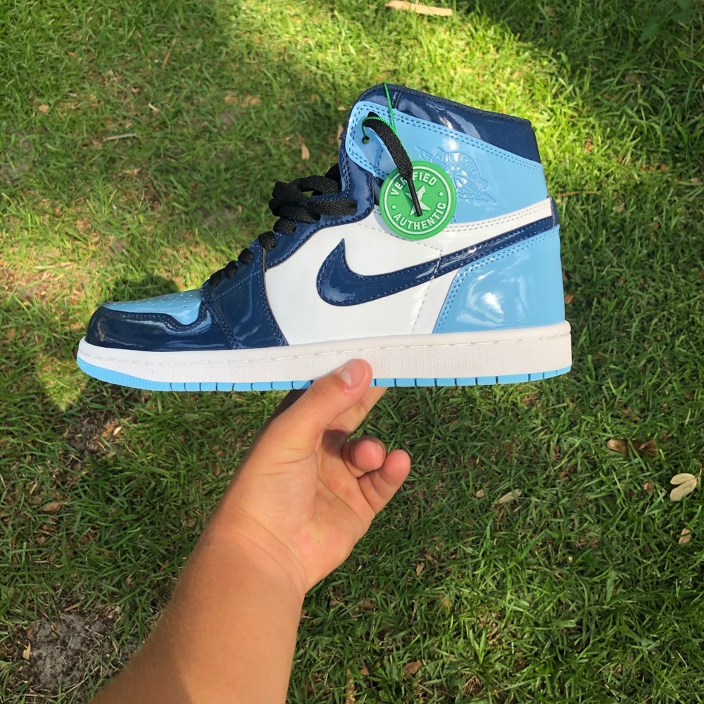 Air Jordan 1 UNC Patent - Picture 1 of 4